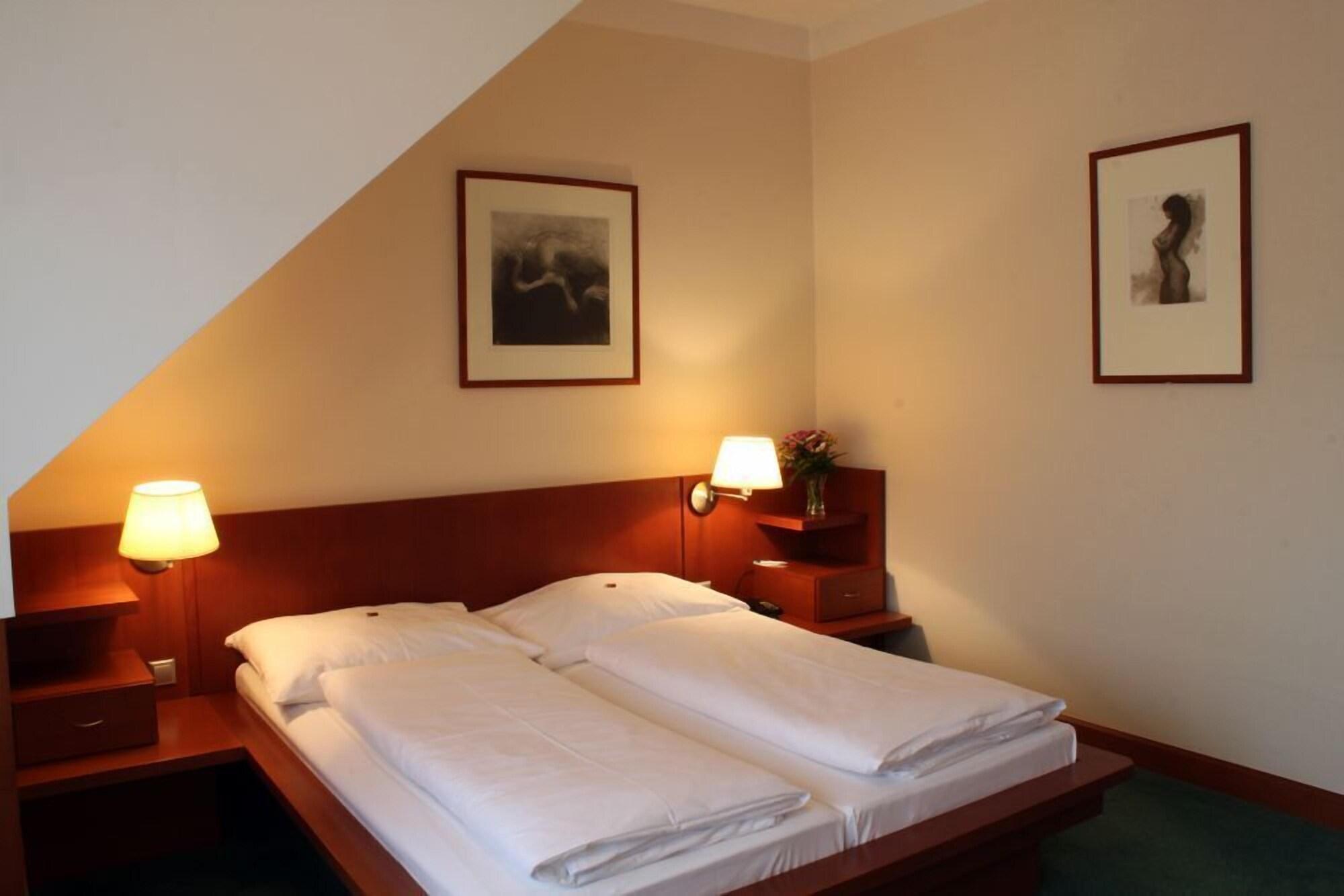 Hotel Popelka Prag Dış mekan fotoğraf