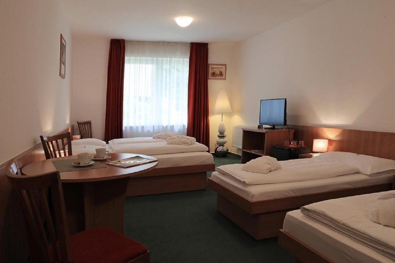 Hotel Popelka Prag Dış mekan fotoğraf