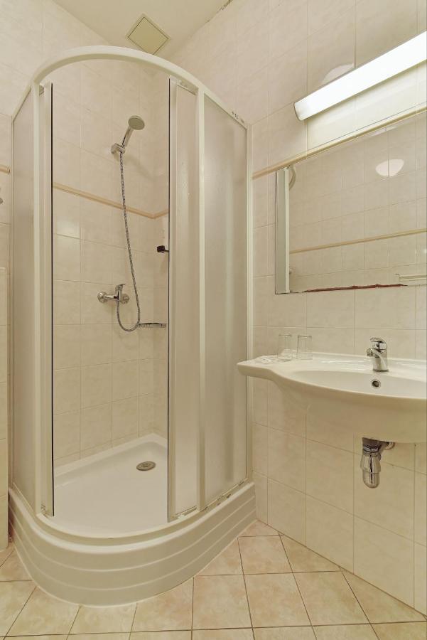 Hotel Popelka Prag Dış mekan fotoğraf